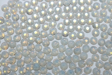 Brilliance Enhanced Opal A ss16(5x10gross) - White Opal